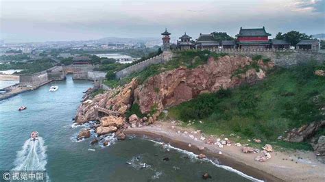 Das Penglai Pavillon: Eine mystische Oase voller Geschichte und Schönheit!