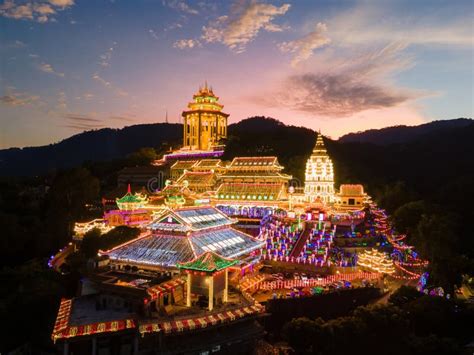  Der Kek Lok Si Tempel: Eine farbenfrohe Oase der Spiritualität