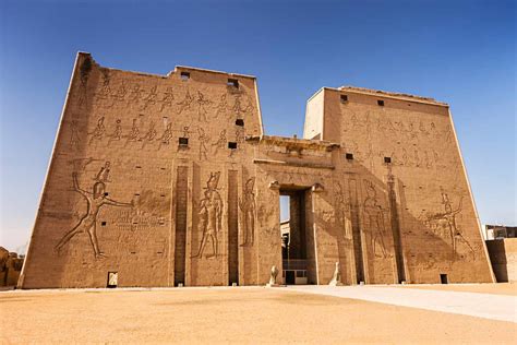 Die Tempel von Edfu – Ein Monumentalbauwerk der Antike und ein Fenster zur vergessenen Welt!